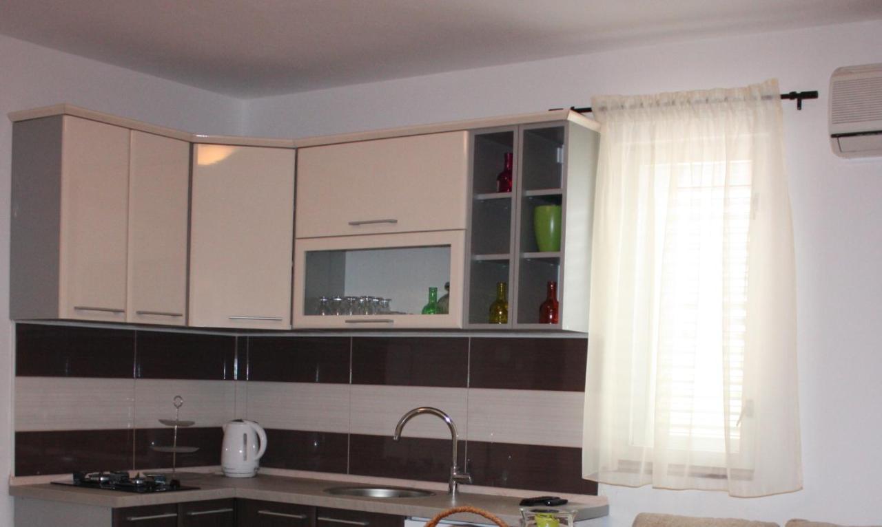 Apartments Kaja Паг Екстериор снимка